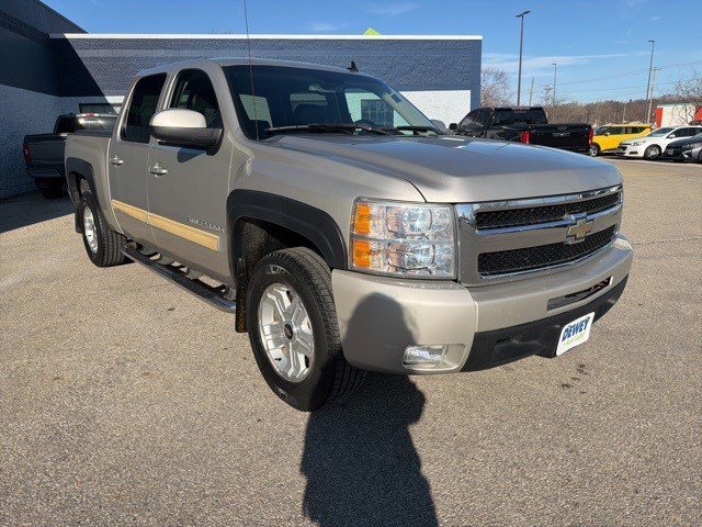 Used 2009 Chevrolet Silverado 1500 LTZ w/ Safety Package AWD/4WD image 7