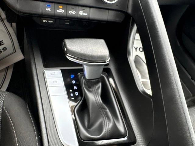 Used 2026 Hyundai Elantra SE FWD image 18