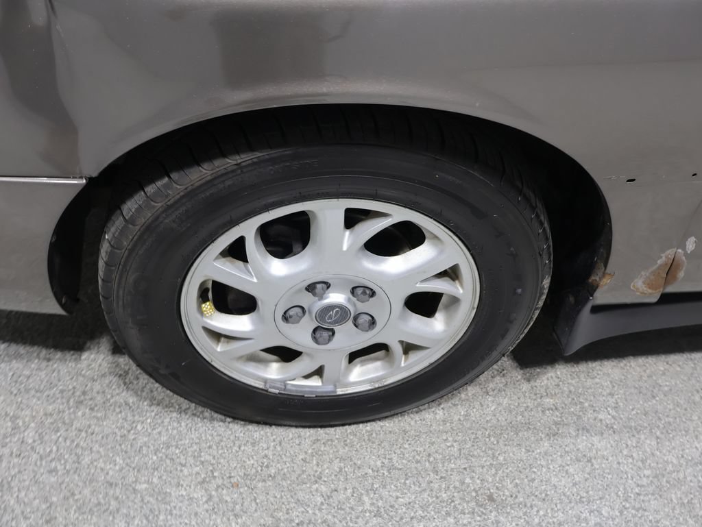 Used 2000 Oldsmobile Intrigue GL FWD image 9