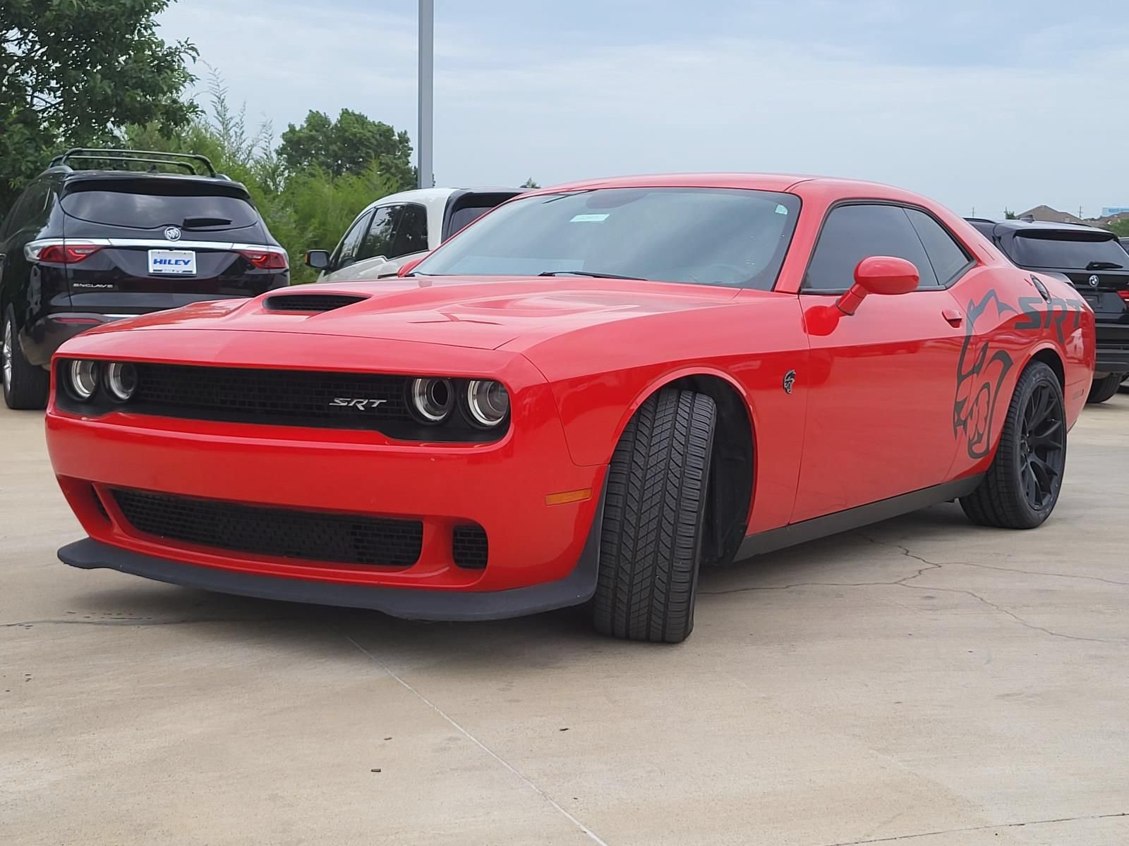 Used 2015 Dodge Challenger SRT Hellcat RWD image 2