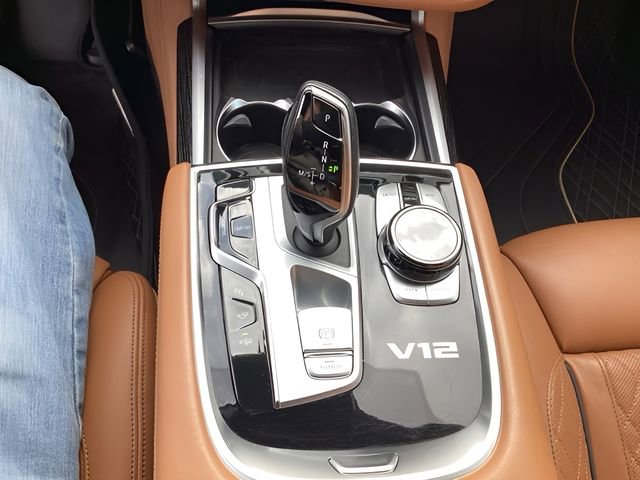 Used 2022 BMW M760i xDrive w/ Luxury Rear Seating Package image 22