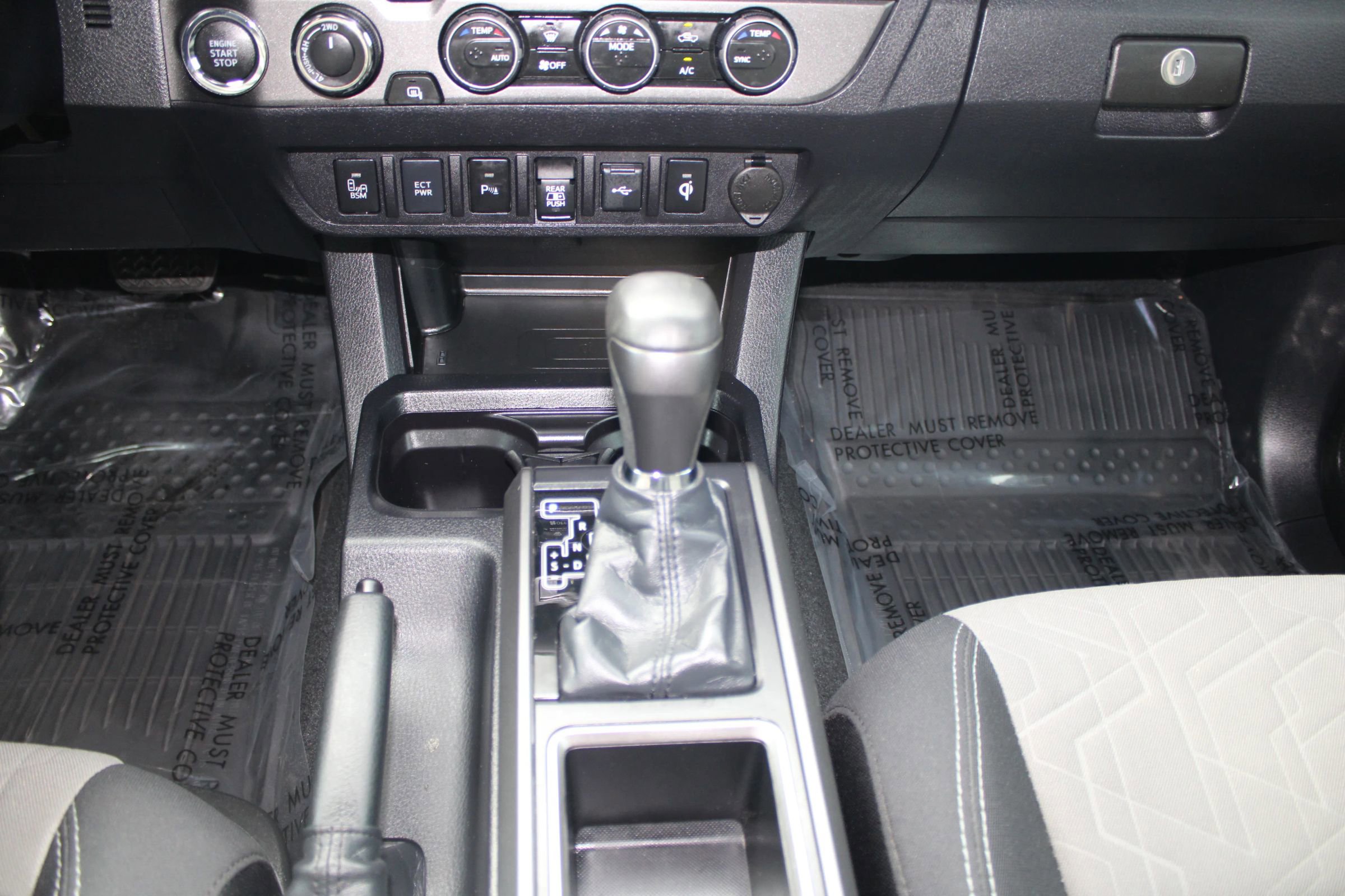 Used 2022 Toyota Tacoma TRD Off-Road image 26