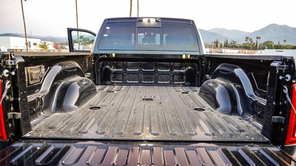 New 2026 RAM 2500 Laramie AWD/4WD image 31