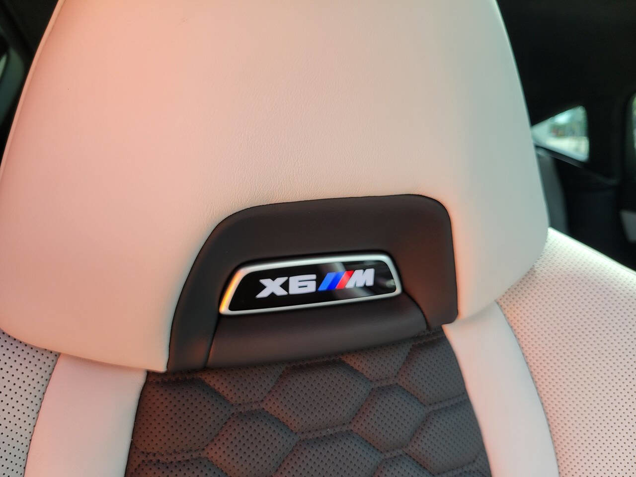 Used 2026 BMW X6 M Competition w/ Executive Package image 17