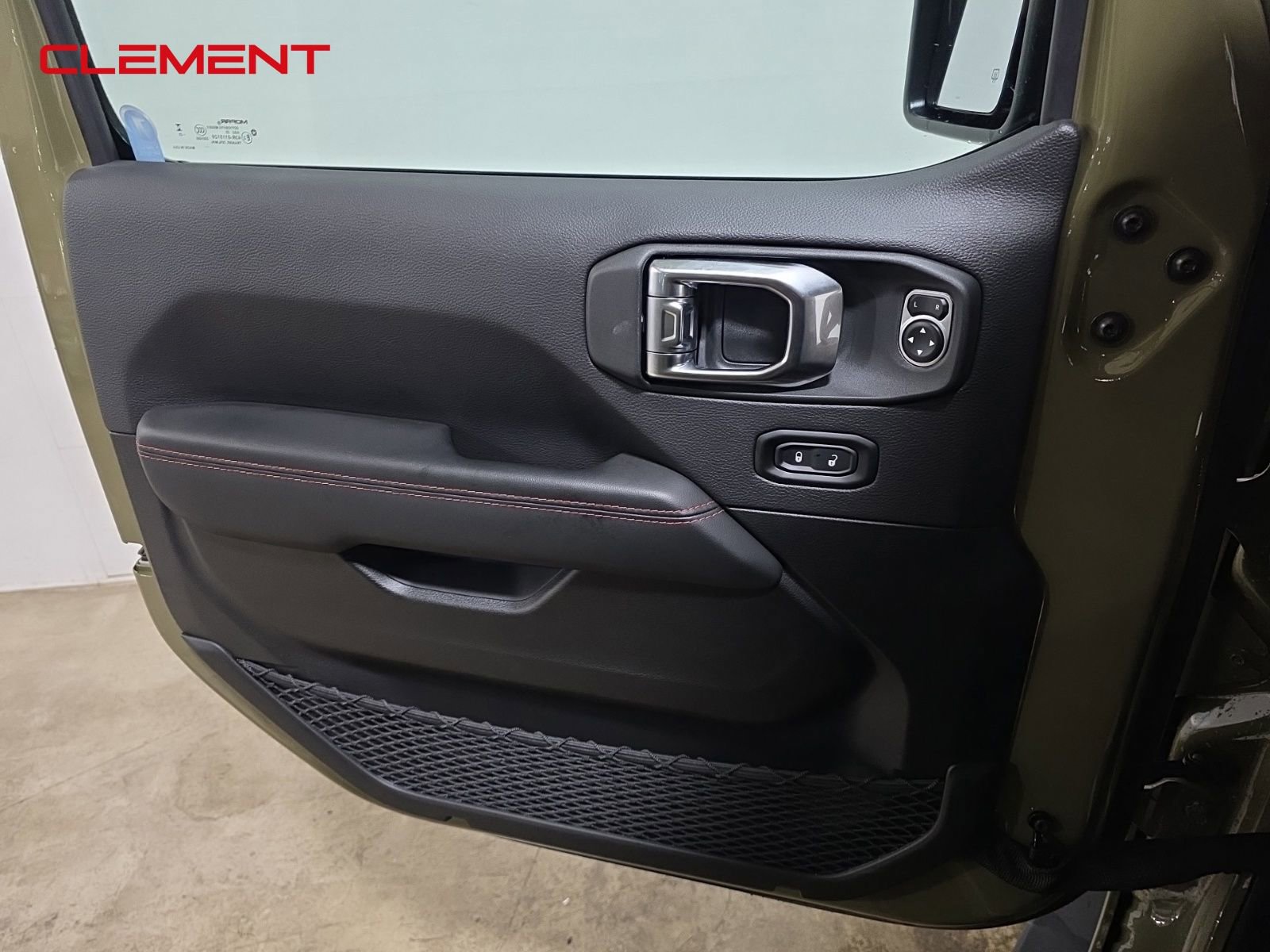 Used 2025 Jeep Wrangler Unlimited Rubicon w/ Steel Bumper Group image 23