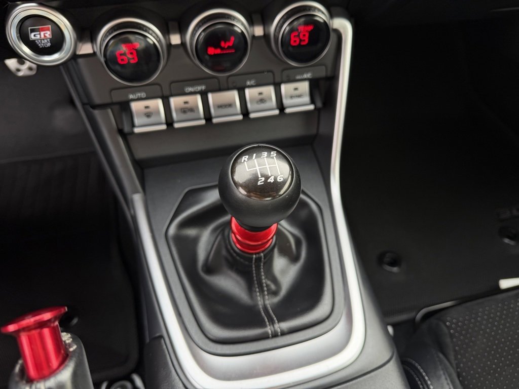 Used 2024 Toyota GR86 Premium image 23