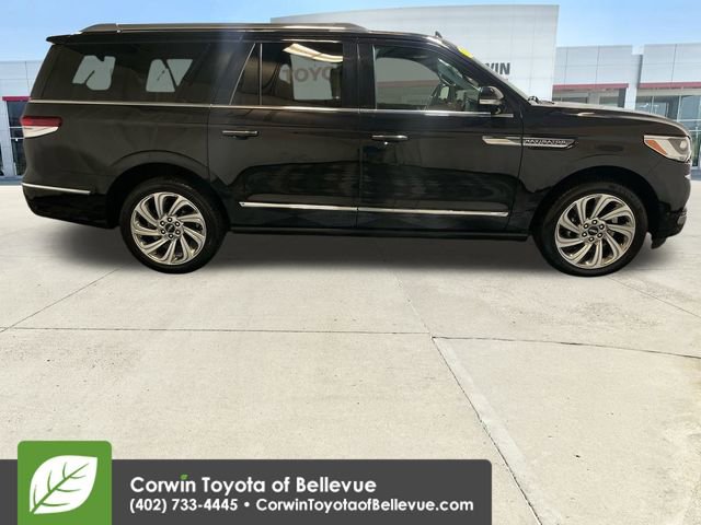 Used 2024 Lincoln Navigator L 4WD image 9