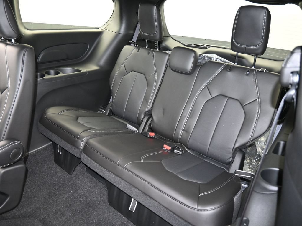 New 2026 Chrysler Voyager LX FWD image 28
