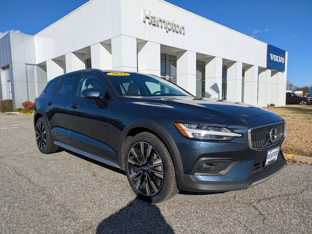 Used 2020 Volvo V60 T5 Cross Country AWD/4WD image 2
