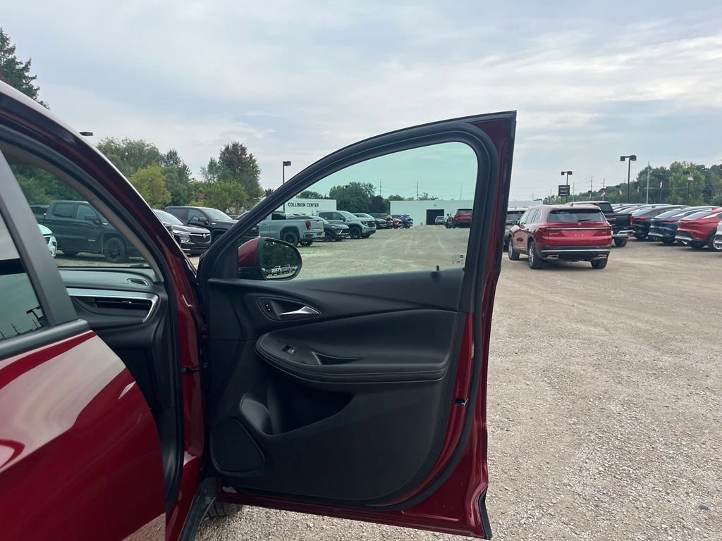Used 2024 Buick Encore GX Preferred FWD image 37