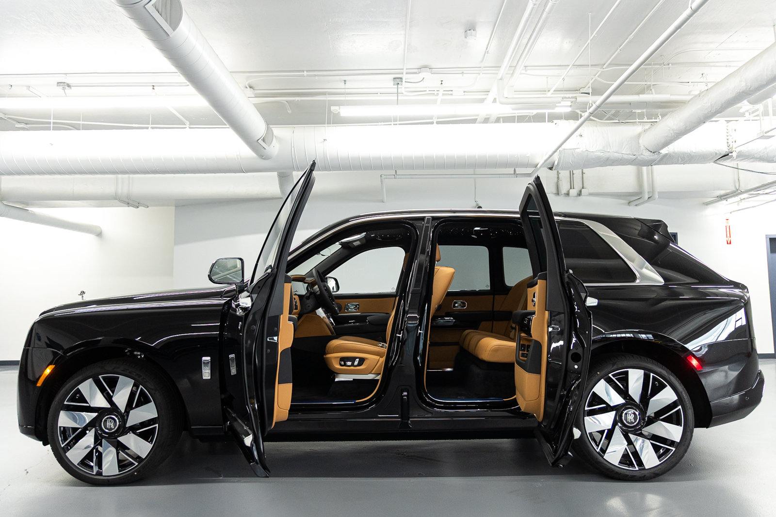 New 2027 Rolls-Royce Cullinan AWD/4WD image 29
