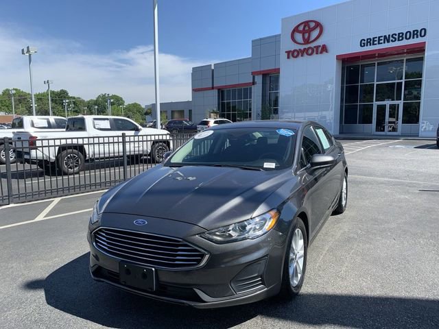 Used 2019 Ford Fusion SE FWD image 1
