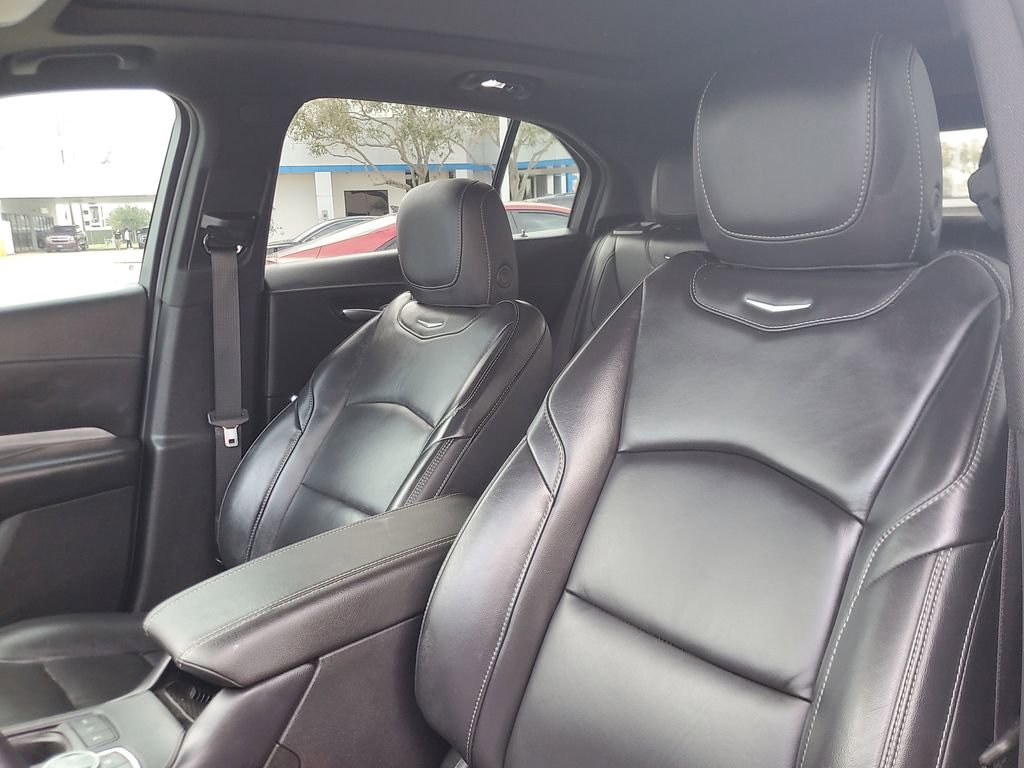 Used 2024 Cadillac XT4 Premium Luxury image 14