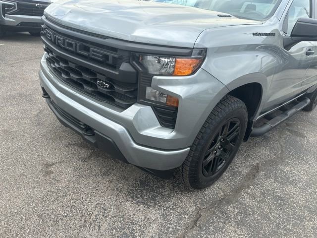 Used 2025 Chevrolet Silverado 1500 Custom w/ Turbomax Blackout Package image 9