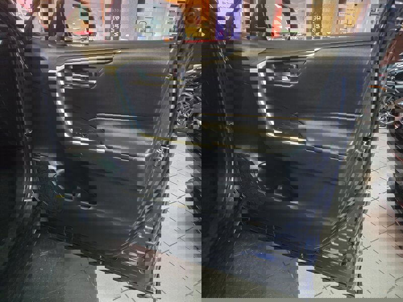 Used 2022 Toyota RAV4 XLE image 15