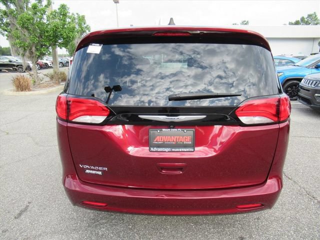 Certified 2023 Chrysler Voyager LX FWD image 6