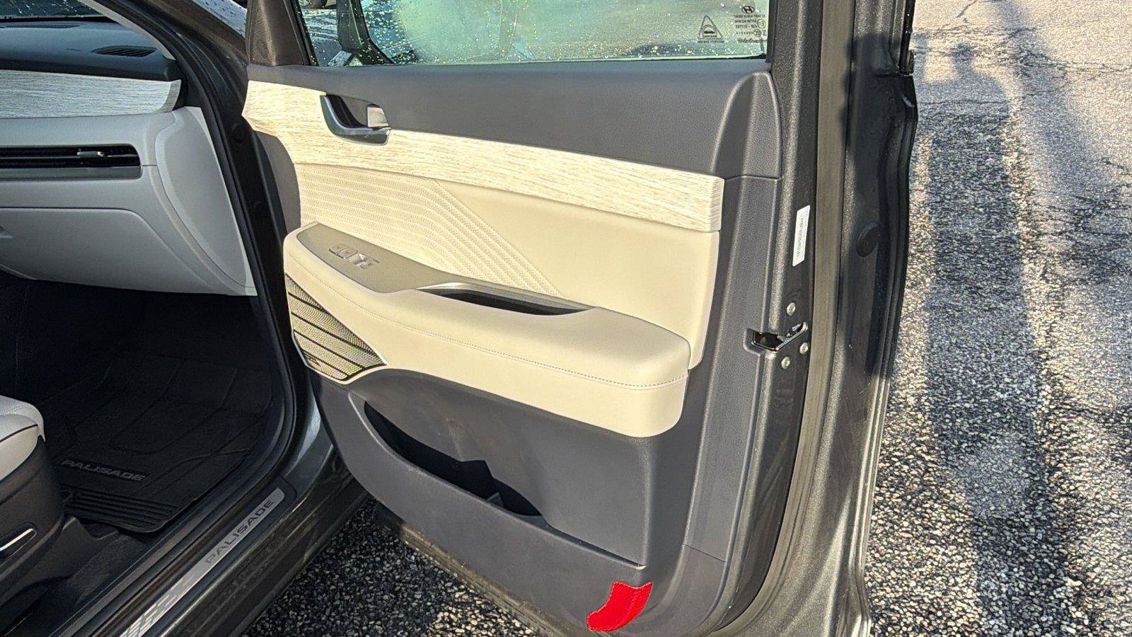 Used 2025 Hyundai Palisade Calligraphy FWD image 18