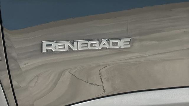 Used 2023 Jeep Renegade Altitude image 34