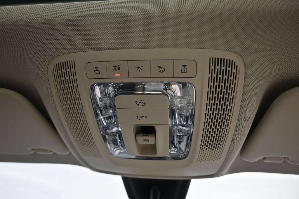 Used 2022 Mercedes-Benz GLB 250 4MATIC image 32