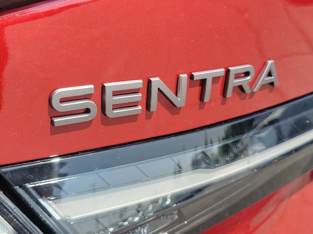 New 2027 Nissan Sentra SR w/ Floor Mat Package FWD image 4