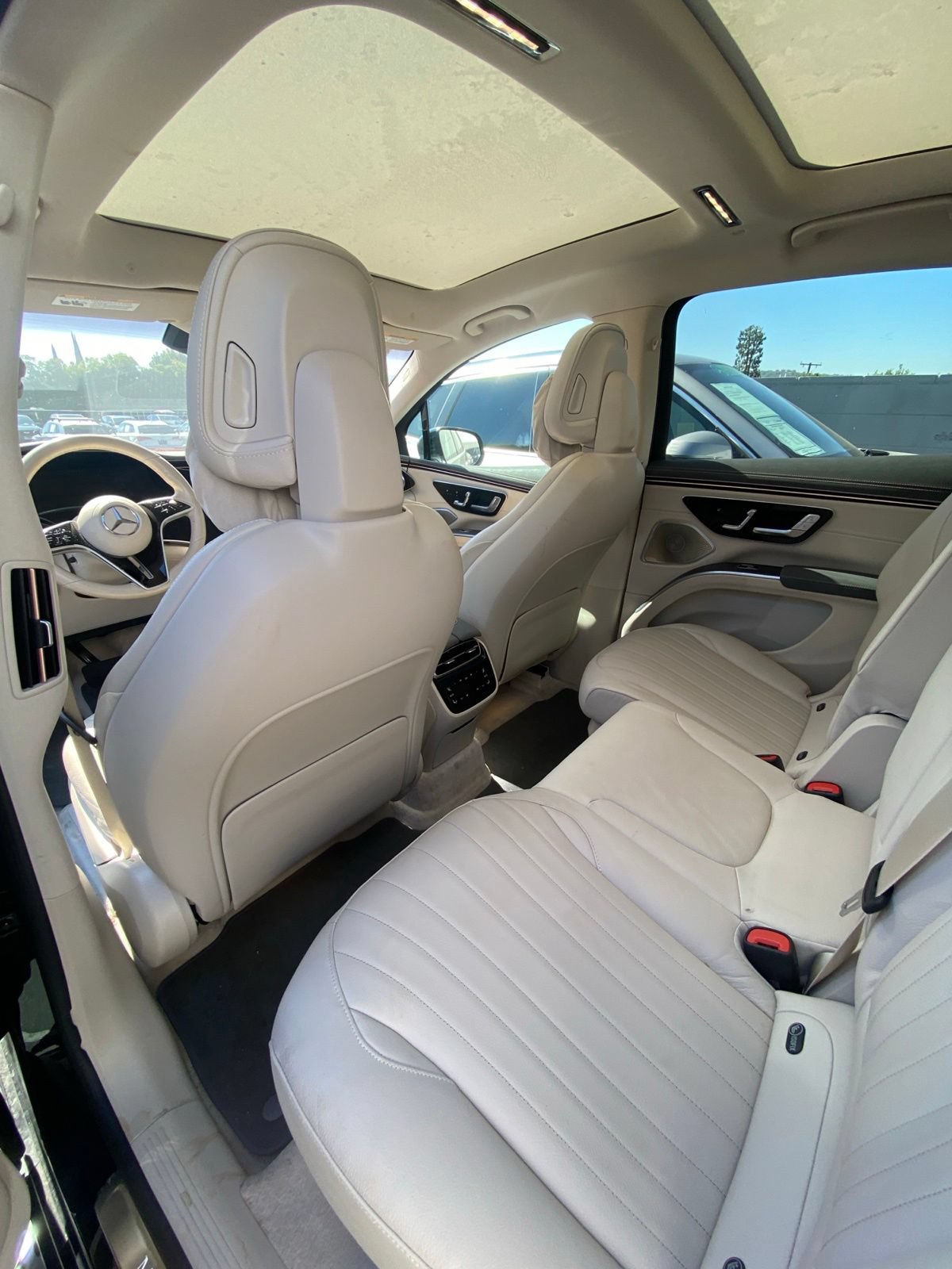 Used 2023 Mercedes-Benz EQS 580 4MATIC SUV image 11