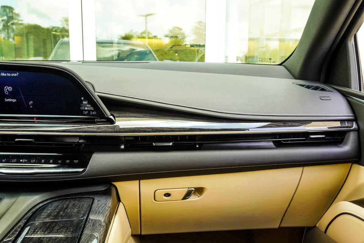 Used 2022 Cadillac Escalade Premium Luxury image 17