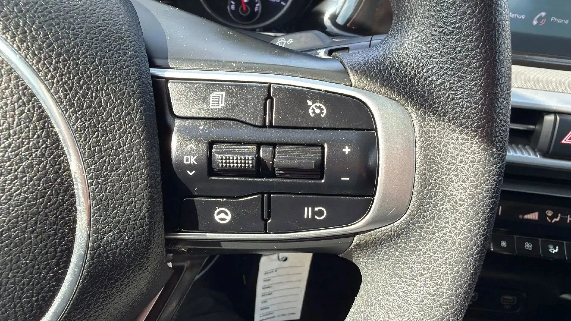 Used 2022 Kia K5 LX FWD image 11