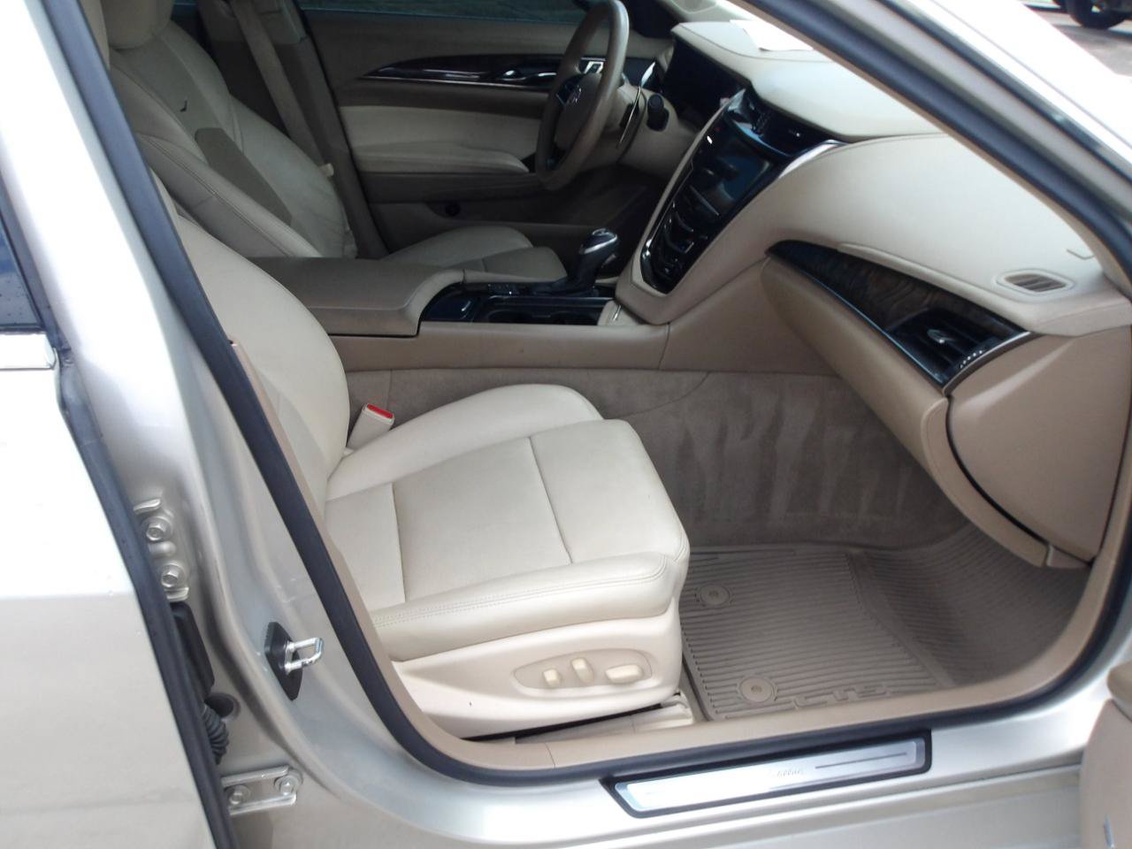 Used 2014 Cadillac CTS Luxury RWD image 10