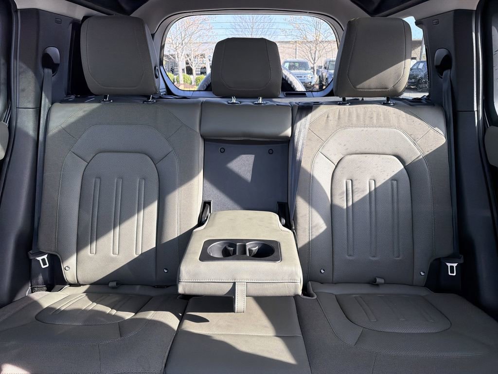 Used 2020 Land Rover Defender 110 S image 25