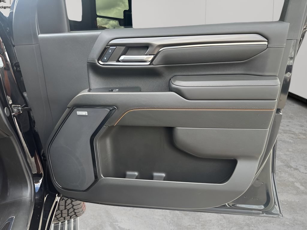 Used 2024 GMC Sierra 2500 AT4 w/ AT4 Premium Plus Package AWD/4WD image 16