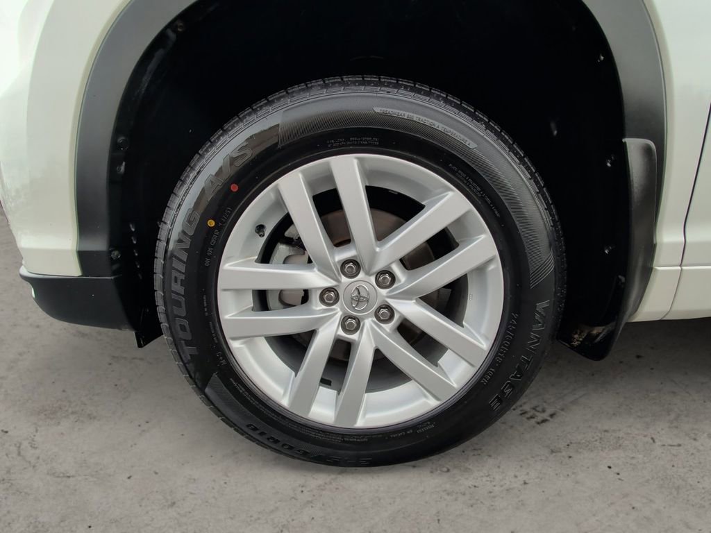 Used 2015 Toyota Highlander LE AWD/4WD image 14
