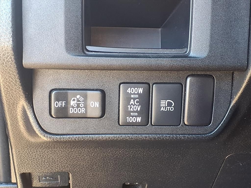 Used 2018 Toyota Tacoma TRD Off-Road image 10