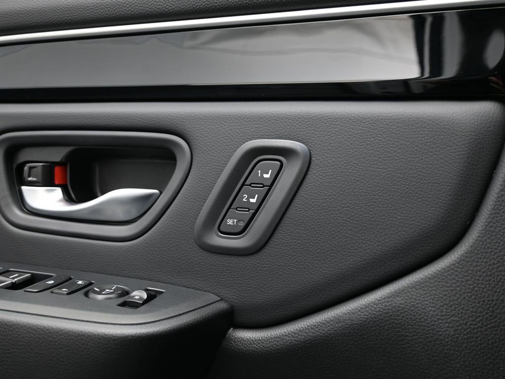 New 2025 Honda Pilot Touring image 32