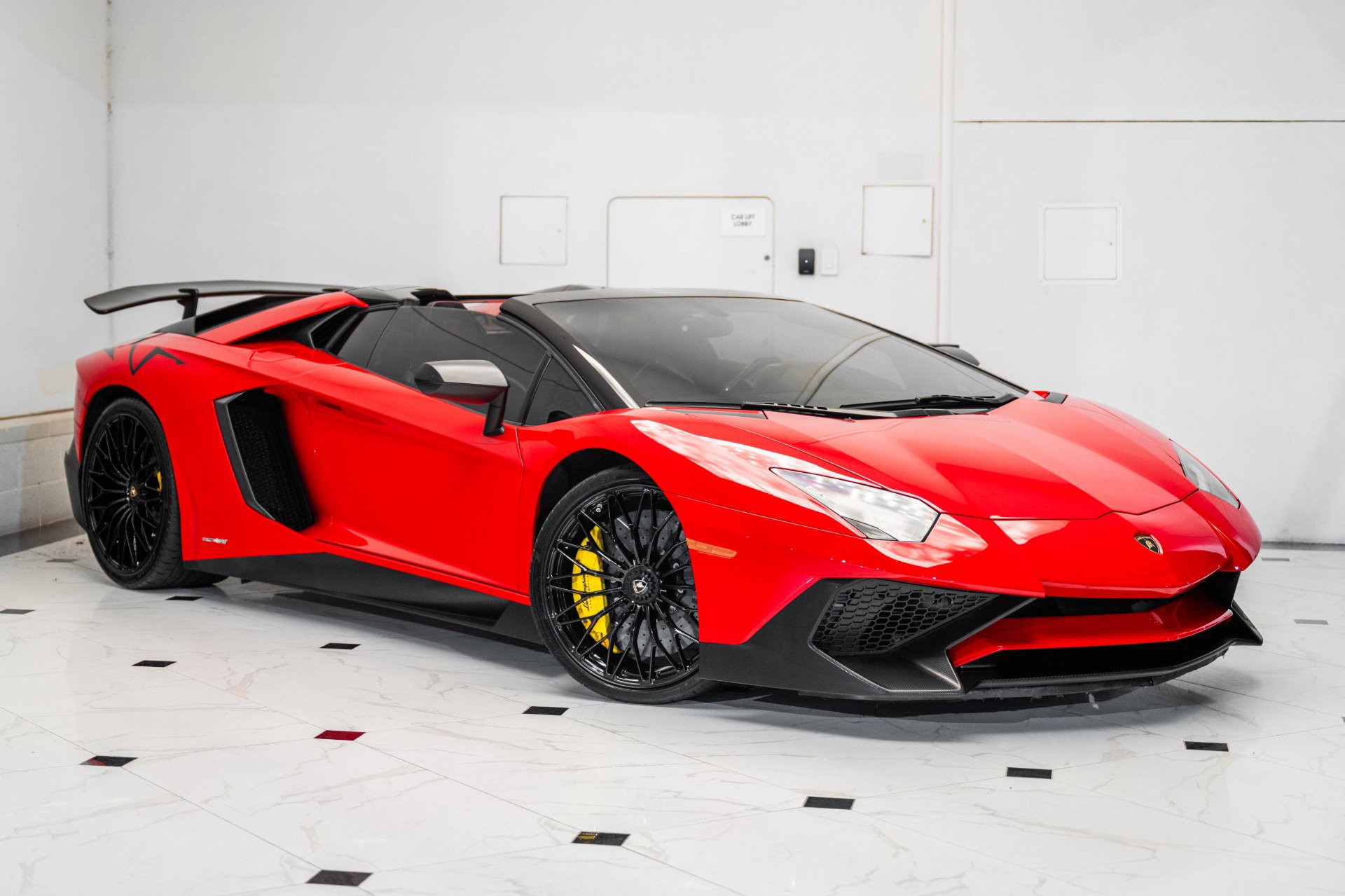 Used 2016 Lamborghini Aventador LP 750-4 Superveloce image 9
