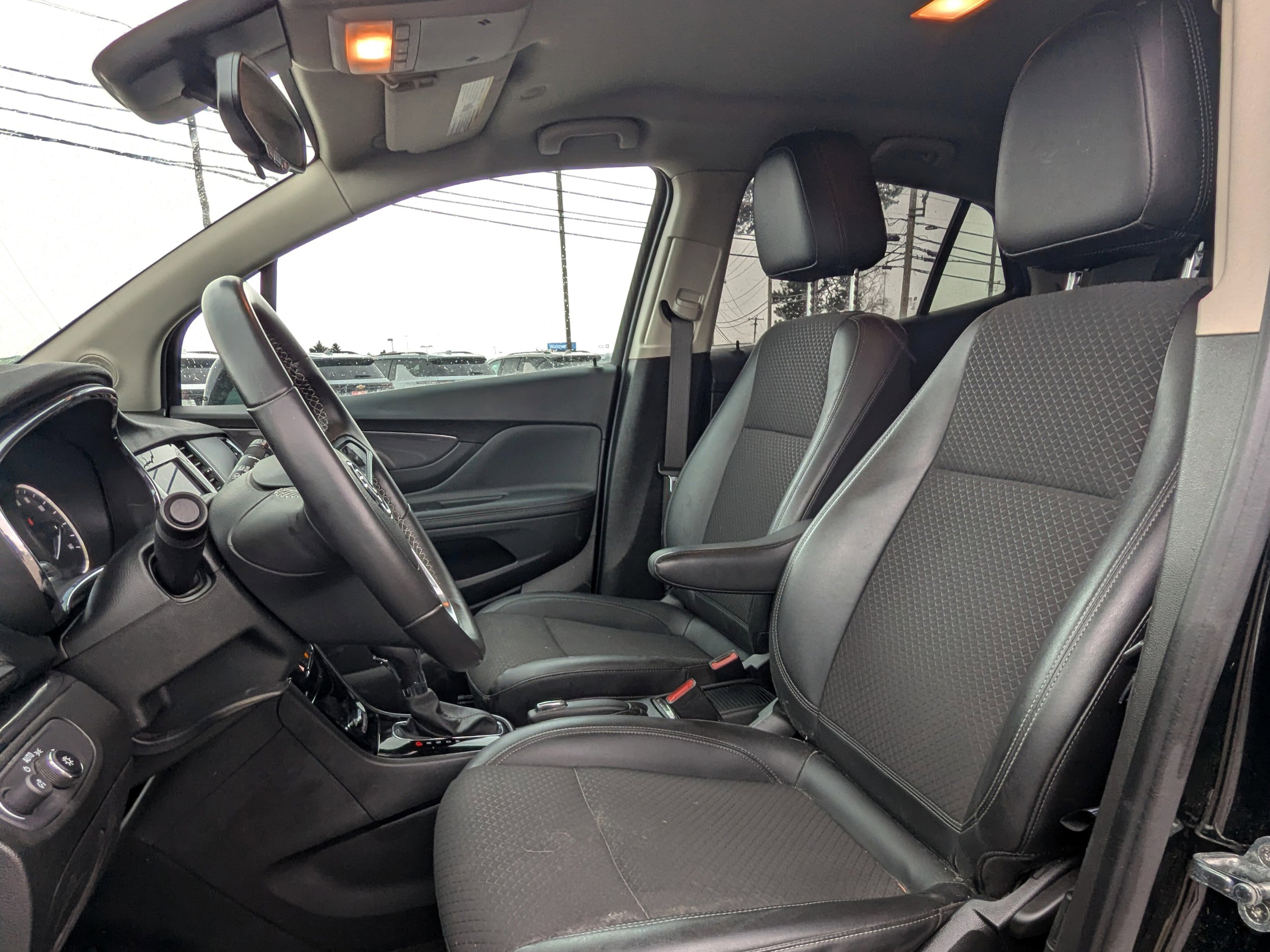 Used 2022 Buick Encore Preferred w/ Safety Package image 2