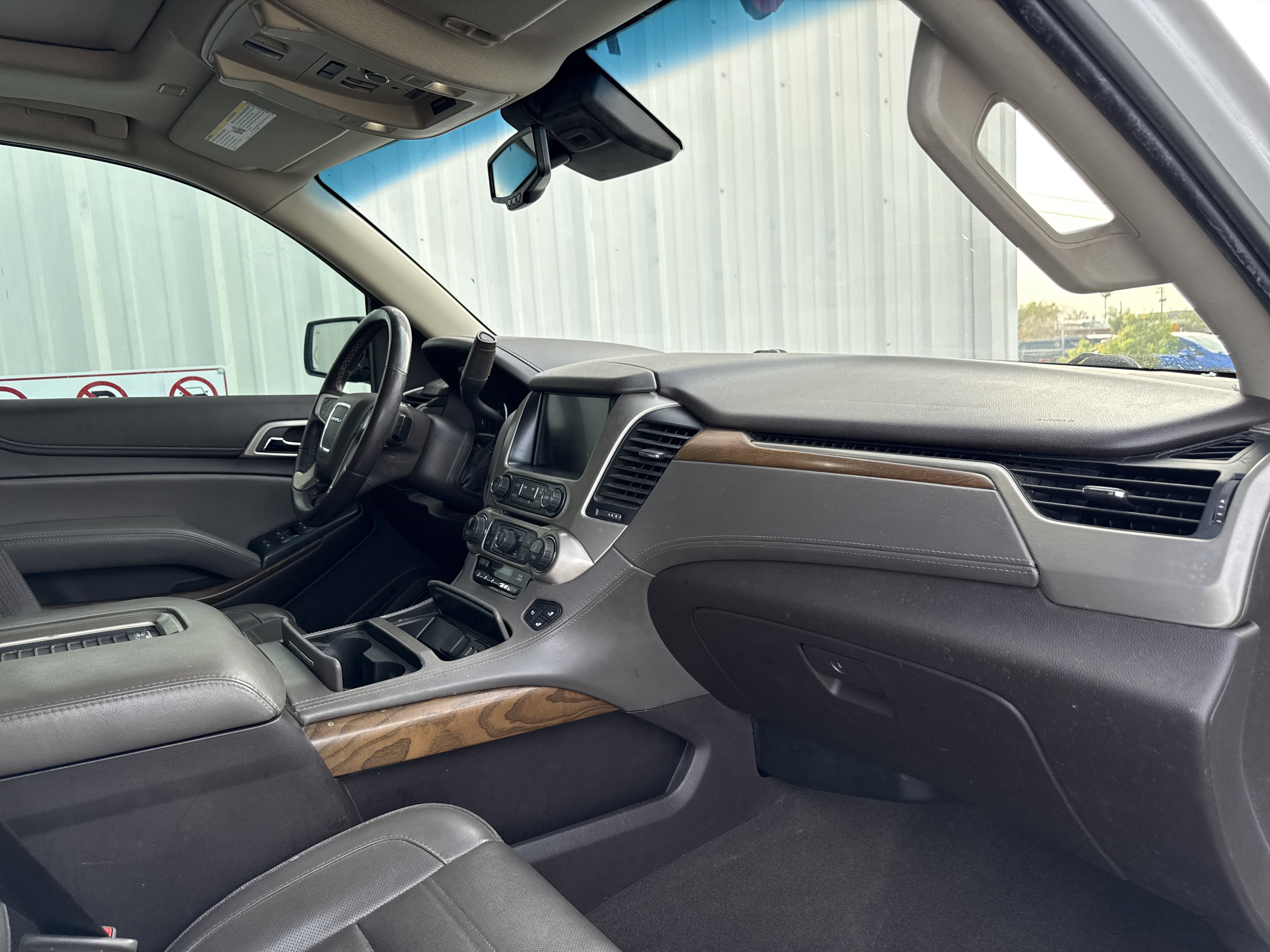 Used 2020 GMC Yukon Denali w/ Denali Ultimate Package image 32