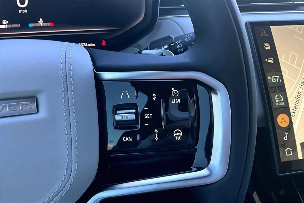 Used 2026 Land Rover Range Rover Sport SE image 21