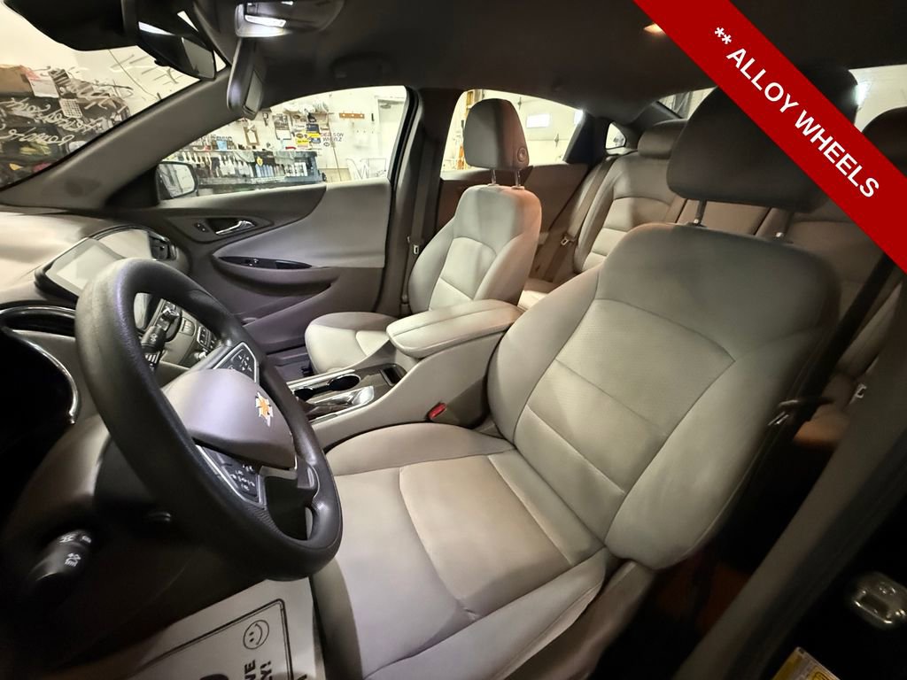 Used 2021 Chevrolet Malibu LT image 14