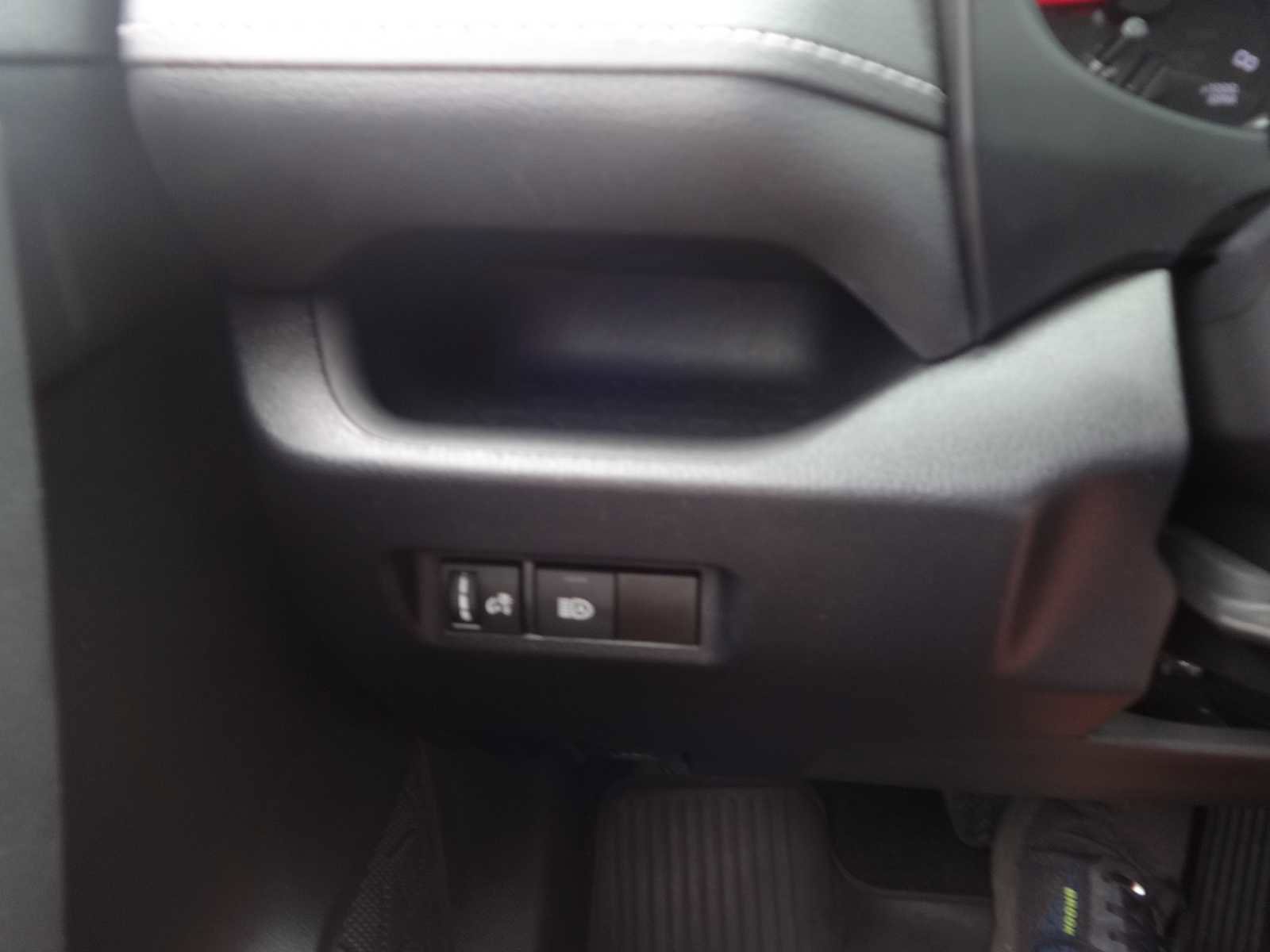 Used 2022 Toyota RAV4 LE image 19