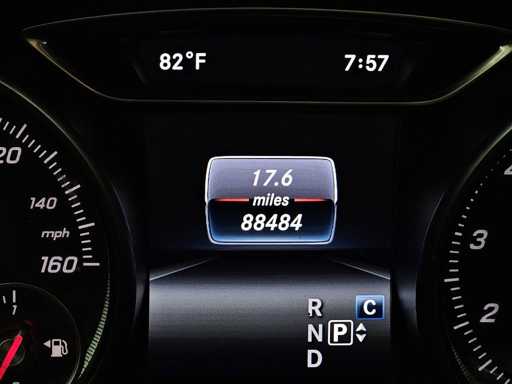 Used 2020 Mercedes-Benz GLA 250 4MATIC w/ Premium Package image 10