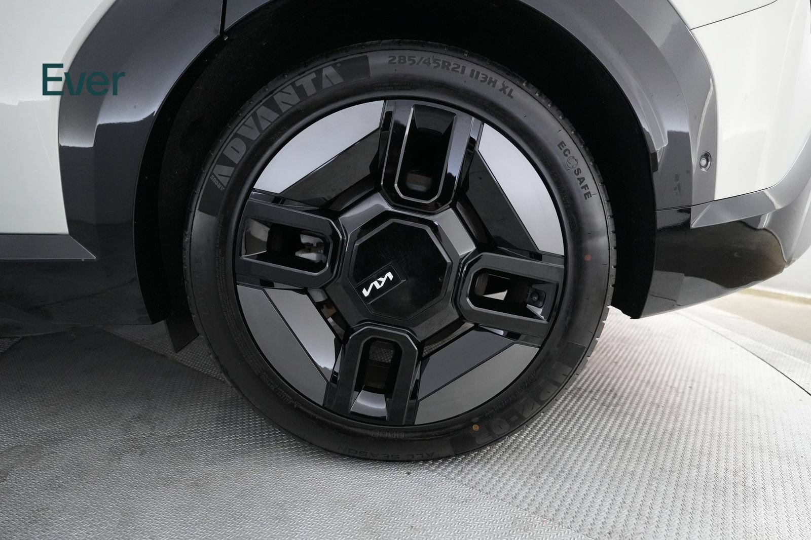 Used 2024 Kia EV9 GT-Line AWD/4WD image 9