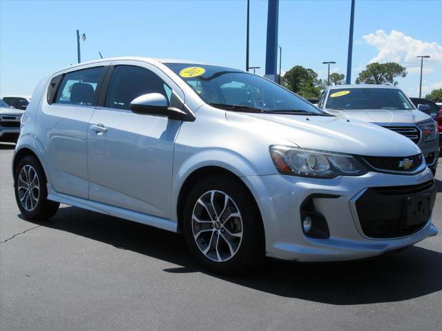 Used 2017 Chevrolet Sonic LT w/ Fun and Sun Package FWD image 3