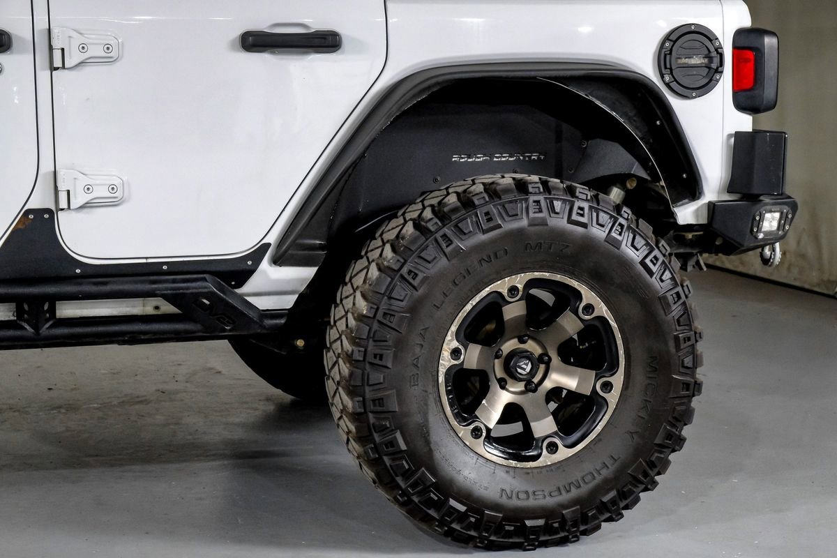 Used 2018 Jeep Wrangler Unlimited Sahara AWD/4WD image 13