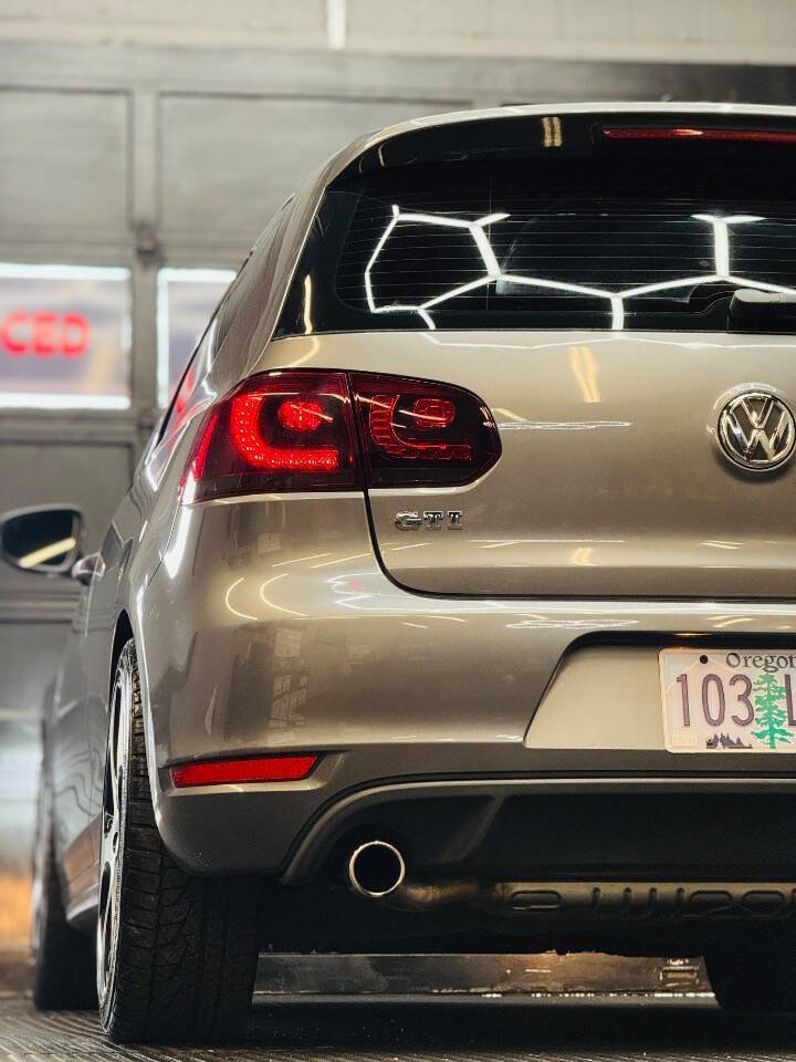 Used 2011 Volkswagen GTI Autobahn FWD image 11