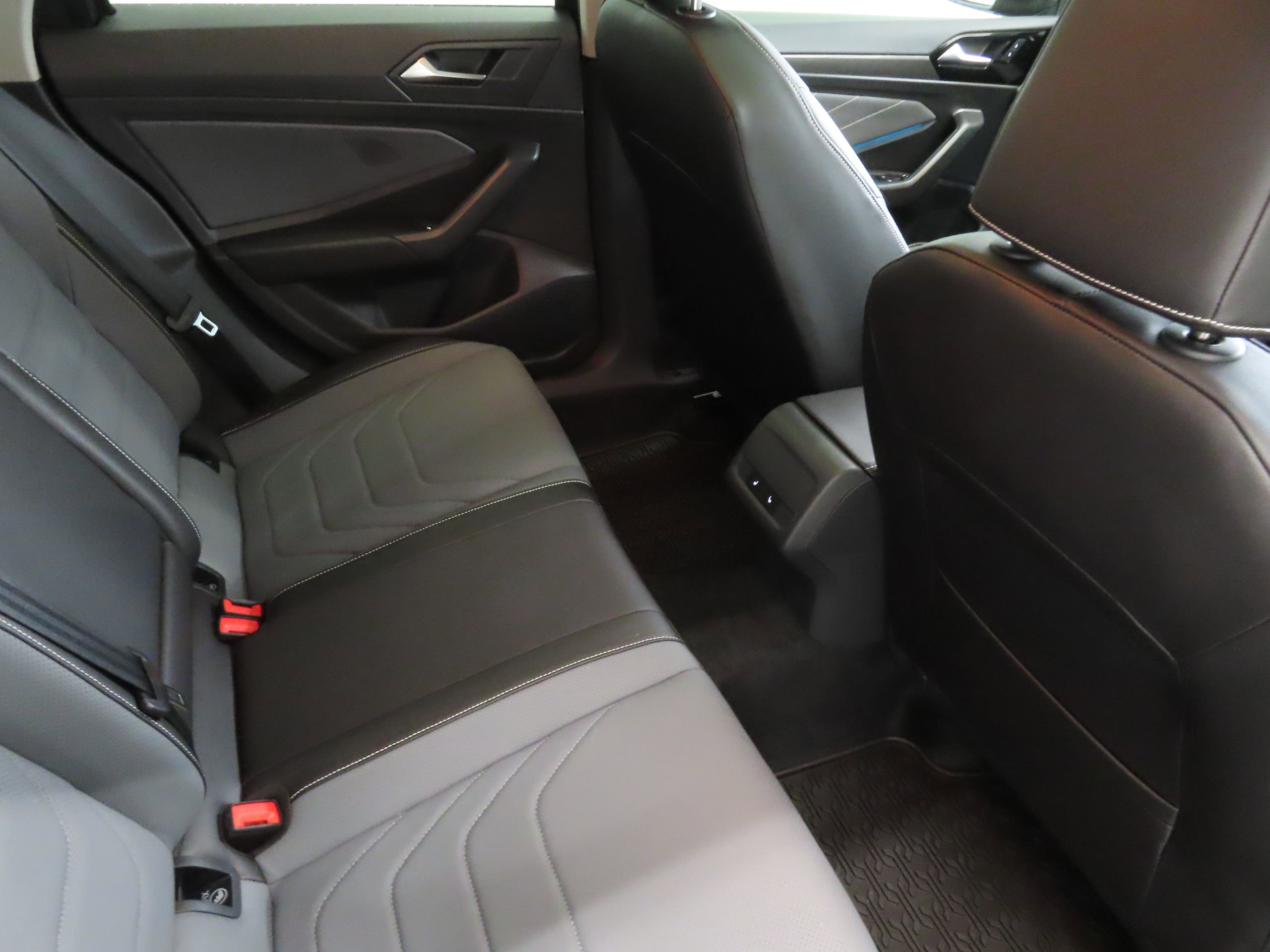 New 2025 Volkswagen Jetta SEL FWD image 21