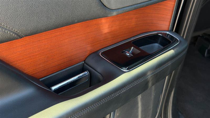 Used 2020 Lincoln Navigator Reserve AWD/4WD image 44