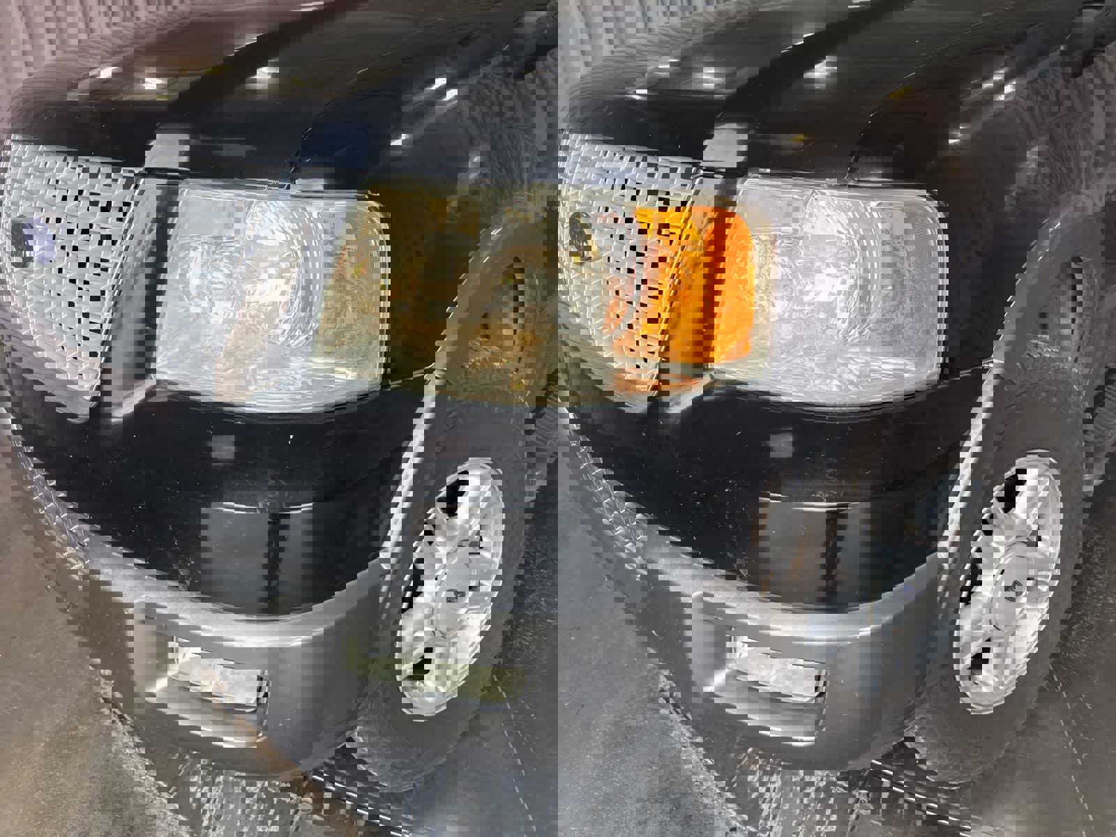 Used 2004 Ford Expedition XLT image 9