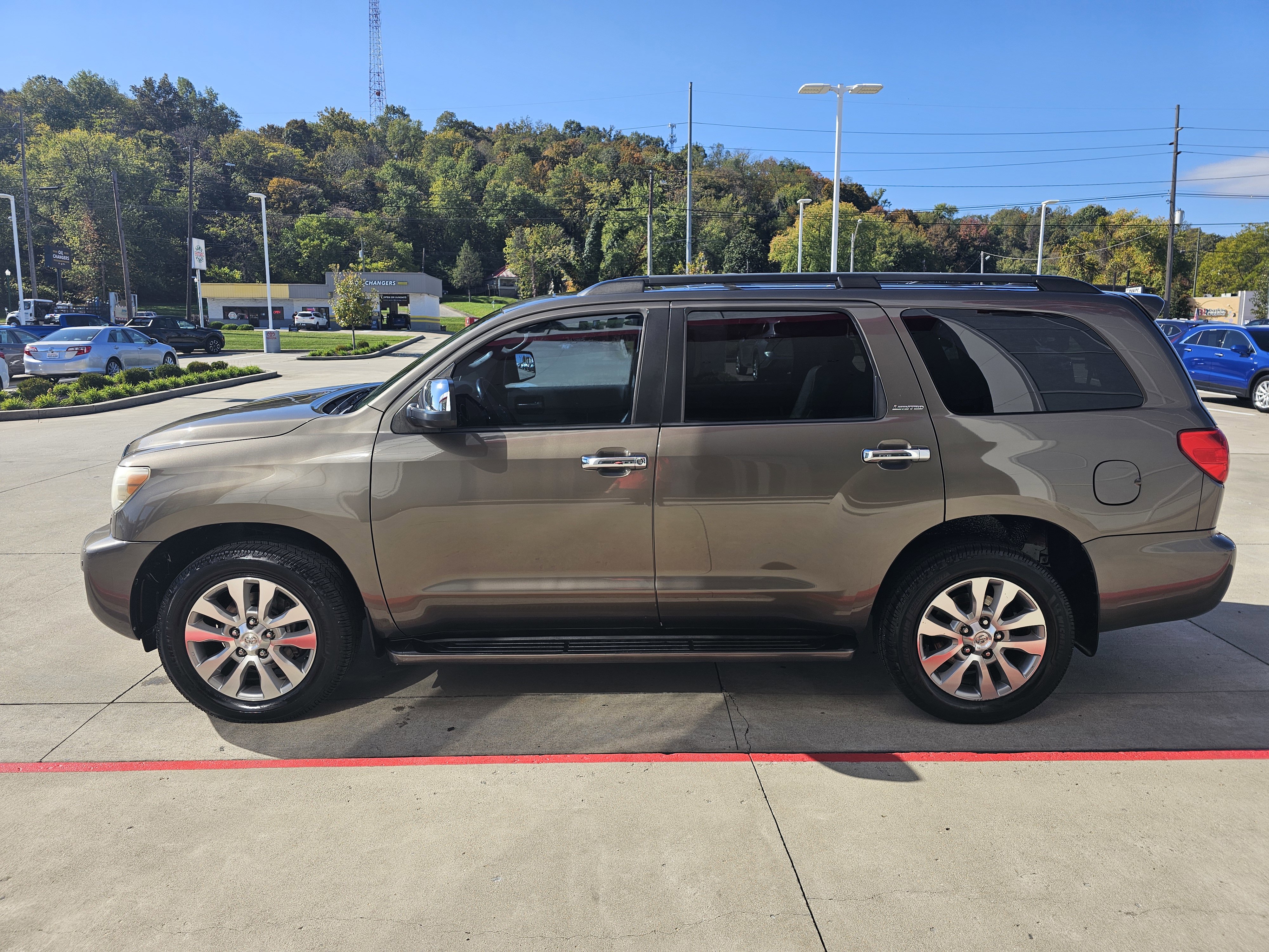 Used 2010 Toyota Sequoia Limited image 9