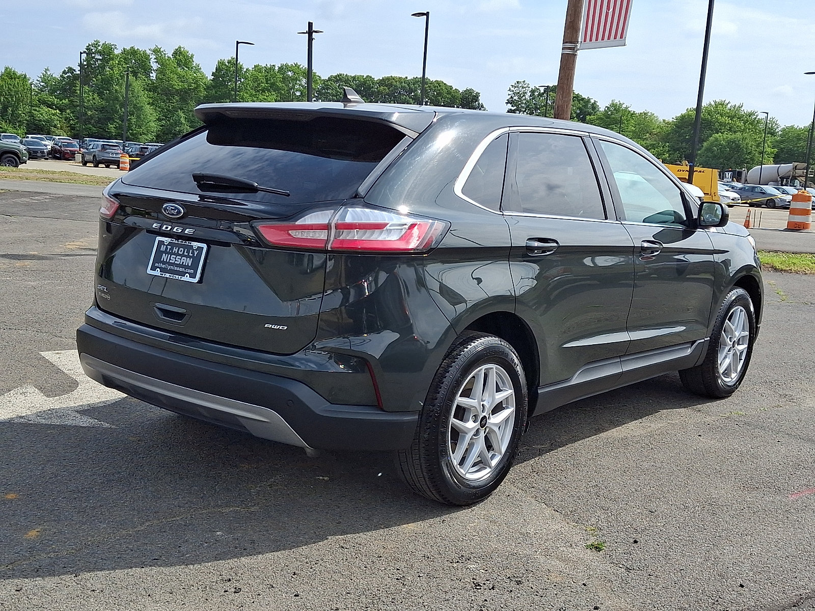 Used 2024 Ford Edge SEL AWD/4WD image 7