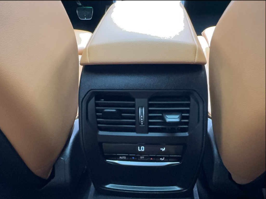 Used 2024 BMW M440i Coupe RWD image 39